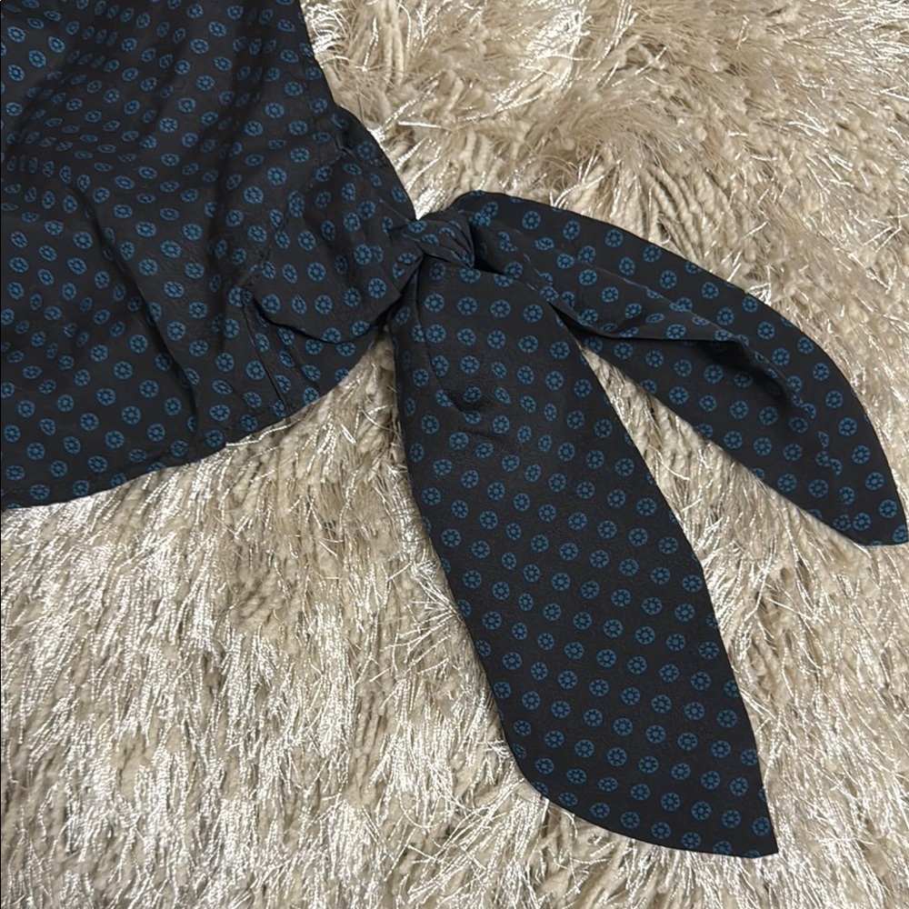 MICHAEL Michael Kors Blue and Black Flutter Sleeve Blouse - Picture 3 of 3